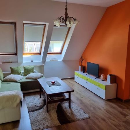 Tudor Apartman Segedin Dış mekan fotoğraf