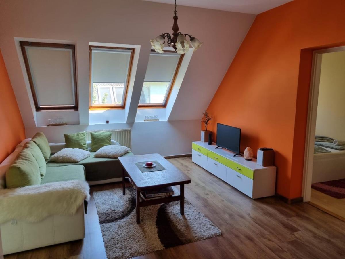 Tudor Apartman Segedin Dış mekan fotoğraf